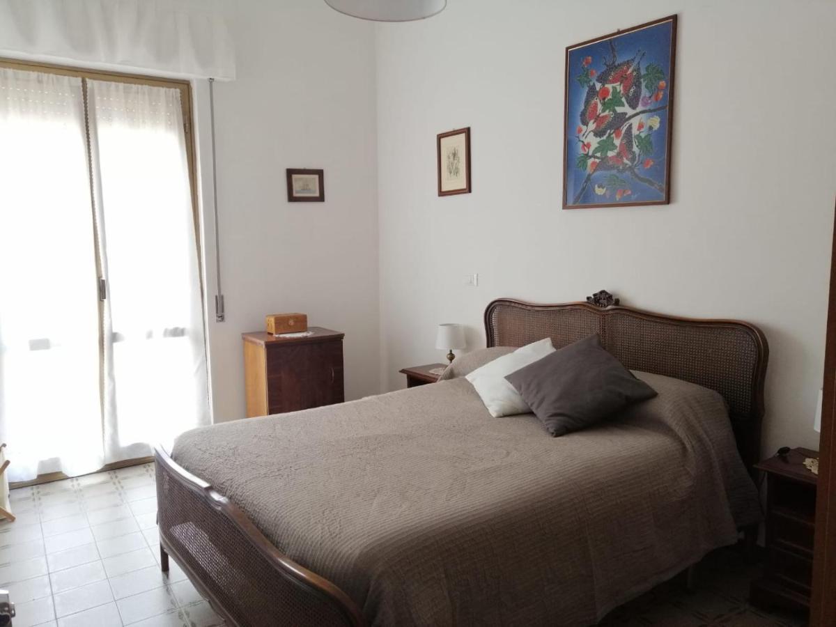 La Casa Di Gb Lägenhet Pieve di Teco Exteriör bild